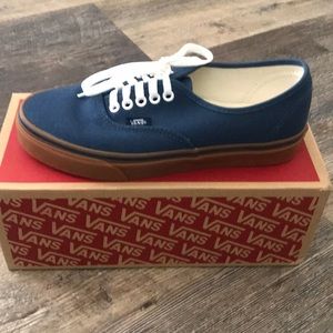 Unisex Vans brand new. Men size 8/ Women size 9.5